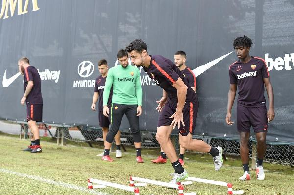 FOTO - Le migliori immagini dell'allenamento mattutino della Roma ©LaPresse