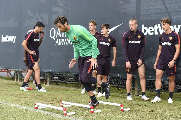 FOTO - Le migliori immagini dell'allenamento mattutino della Roma ©LaPresse