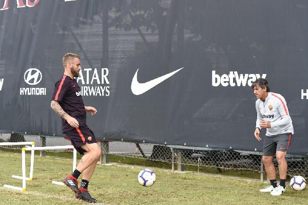 FOTO - Le migliori immagini dell'allenamento mattutino della Roma ©LaPresse