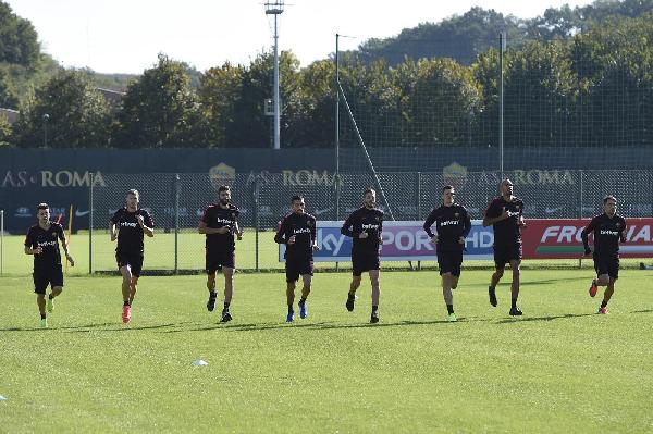 FOTO - Le parate di Olsen e la grinta di Cristante: la gallery dell'allenamento ©LaPresse
