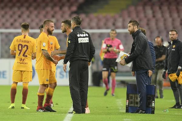 Il capitano lascia il campo per il dolore al ginocchio ©LaPresse
