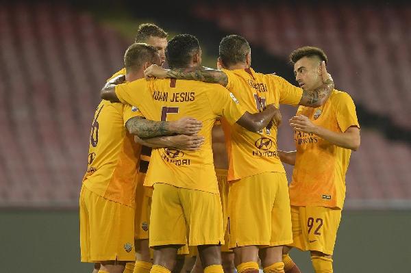 FOTO - Mertens risponde a El Shaarawy. Le migliori immagini dal San Paolo