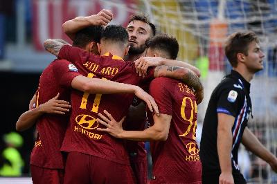 FOTO - Schick segna, la squadra corre ad abbracciarlo FOTO - Schick segna, la squadra corre ad abbracciarlo
