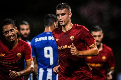 GALLERY - Porto-Roma 1-1: a Mancini risponde Ferreira, rissa nel secondo tempo GALLERY - Porto-Roma 1-1: a Mancini risponde Ferreira, rissa nel secondo tempo
