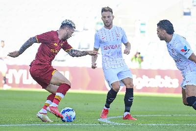 GALLERY - Roma-Siviglia 0-0, l'abbraccio tra Mourinho e Lamela GALLERY - Roma-Siviglia 0-0, l'abbraccio tra Mourinho e Lamela