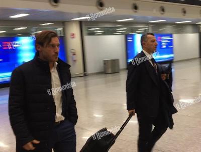 FOTO - La Roma rientra nella capitale dopo il 2-2 di Cagliari FOTO - La Roma rientra nella capitale dopo il 2-2 di Cagliari