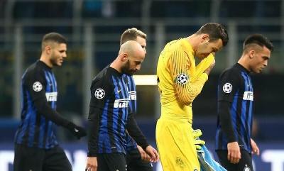 I giocatori dell'Inter dopo l'eliminazione