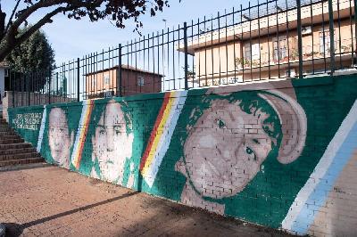 Il volto di Gabbo nel murale con Paparelli e De Falchi voluto da Roma e Lazio (Getty Images)