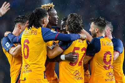 La squadra festeggia il gol del 2-0 contro il Genoa (Getty Images)