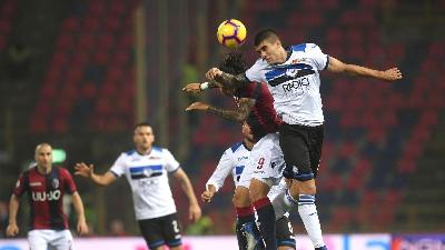 Mancini in azione contro il Bologna