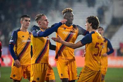 La Roma festeggia il gol del 2-0 (As Roma via Getty Images)