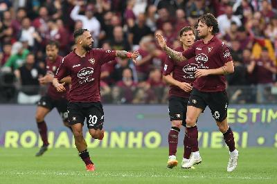 I giocatori della Salernitana festeggiano il gol contro l'Empoli (Getty Images)