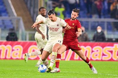 Bryan Cristante lotta con Ibrahimovic per il possesso palla (Getty Images)