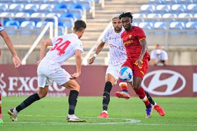 Amadou Diawara nell'amichevole con il Siviglia (AS Roma via Getty Images)