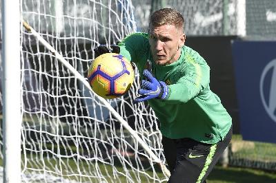 Robin Olsen in allenamento