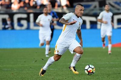 Nainggolan contro l'Atalanta nel 2017 (Getty Images)