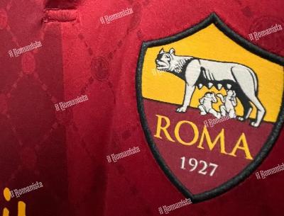 GALLERY - Le prime immagini della nuova maglia della Roma GALLERY - Le prime immagini della nuova maglia della Roma