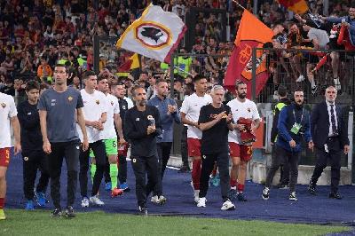 José Mourinho sotto la Curva (Getty Images)