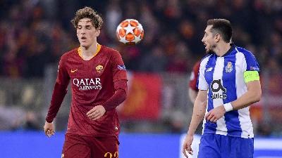 Hector Herrera in azione durante Roma-Porto