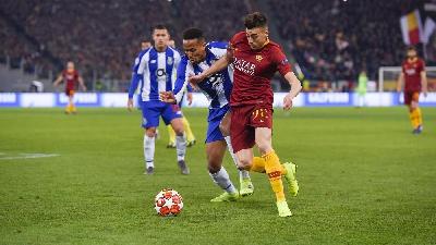 Eder Militão in azione contro la Roma