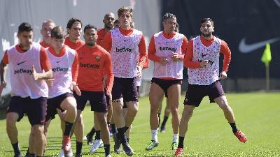 Il gruppo romanista a Trigoria