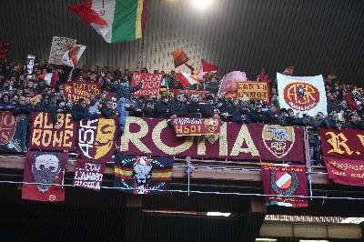 Il settore del Ferraris gremito di romanisti