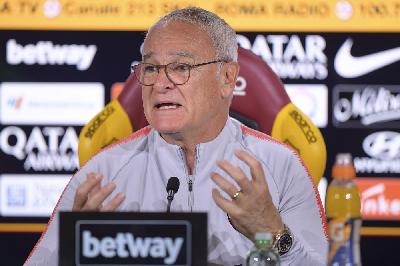 Claudio Ranieri in conferenza