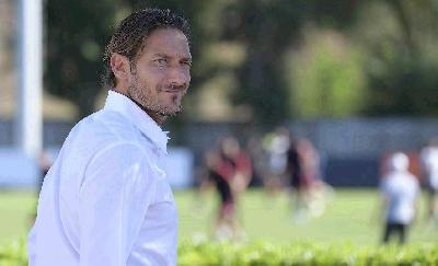 Francesco Totti in un bel primo piano a Trigoria