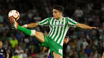 Marc Bartra, difensore del Betis Siviglia accostato alla Roma