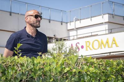 Il ds Gianluca Petrachi nella sua prima visita a Trigoria