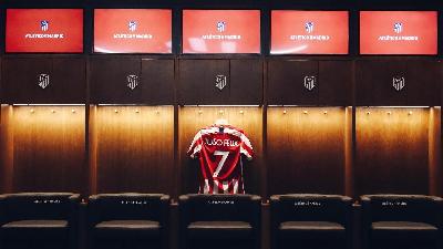 La foto con cui è stata annunciata l'assegnazione del nuovo numero 7