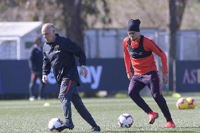 Luca Franceschi con Cengiz Ünder a Trigoria
