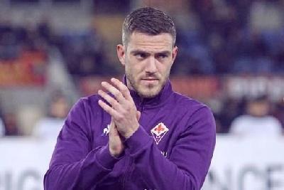 Jordan Veretout, centrocampista classe '93 con la maglia della Fiorentina