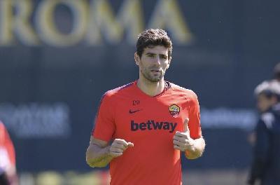 La divisa di allenamento dello scorso anno con il marchio di Betway