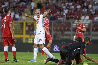 Gianluca Mancini esulta dopo il primo gol nell'amichevole contro il Perugia