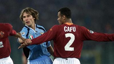 Cafu in campo nel derby contro la Lazio