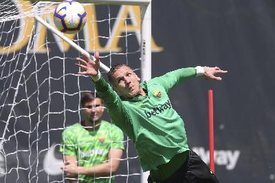 Robin Olsen in allenamento