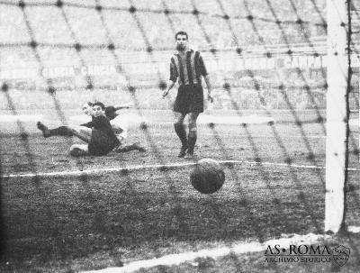 Il gol di Pedro Manfredini a San Siro (ARCHIVIO AS ROMA / DUFOTO)