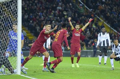 L'esultanza di Smalling dopo il gol all'Udinese
