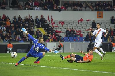 Justin Kluivert segna il gol del 2-0