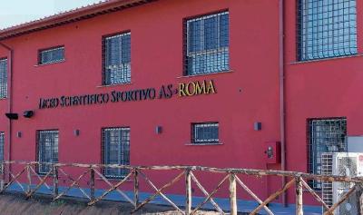 Il vecchio casale trasformato nel Liceo Scientifico Sportivo As Roma