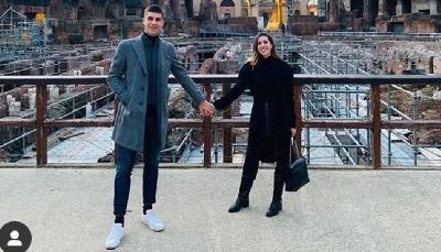 Gianluca Mancini e la futura moglie Elisa al Colosseo