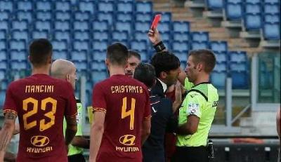 Fonseca e lo sfogo contro l'arbitro Massa dopo Roma-Cagliari