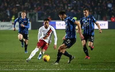 Kluivert in campo a Bergamo