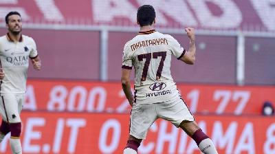 Mkhitaryan esulta contro il Genoa