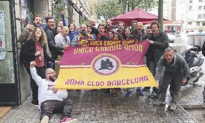 I tifosi giallorossi del Roma CLub Barcellona