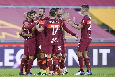 GALLERY - La Roma travolge il Parma: i gol e le esultanze GALLERY - La Roma travolge il Parma: i gol e le esultanze