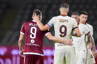 Dzeko e Belotti durante l'ultimo incrocio tra Roma e Torino dello scorso 29 luglio