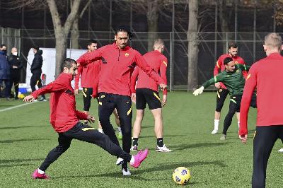GALLERY - L'allenamento della Roma alla vigilia del derby GALLERY - L'allenamento della Roma alla vigilia del derby