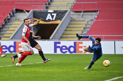 Dzeko realizza lo 0-1 durante Braga-Roma